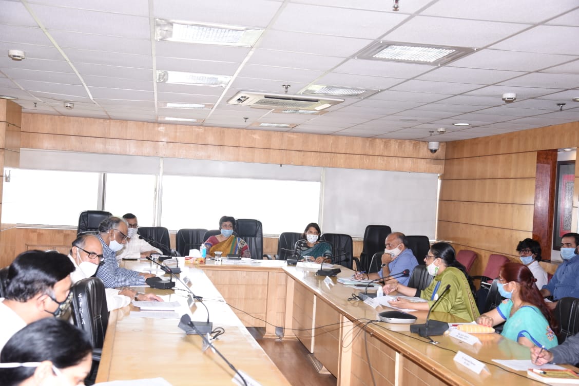 NACOINDIA's tweet photo. Ms.Preeti Sudan,Sec.(HFW) chaired meet ‘Maintaining &amp; Augmenting Nat AIDS Response during COVID Pandemic’ to review progress of indicators enhancing HIV response during COVID &amp; future actions to achieve 2030 trgt #EndofAIDS
@drharshvardhan @MoHFW_INDIA @PMOIndia @Winnie_Byanyima https://t.co/S2320wTq75