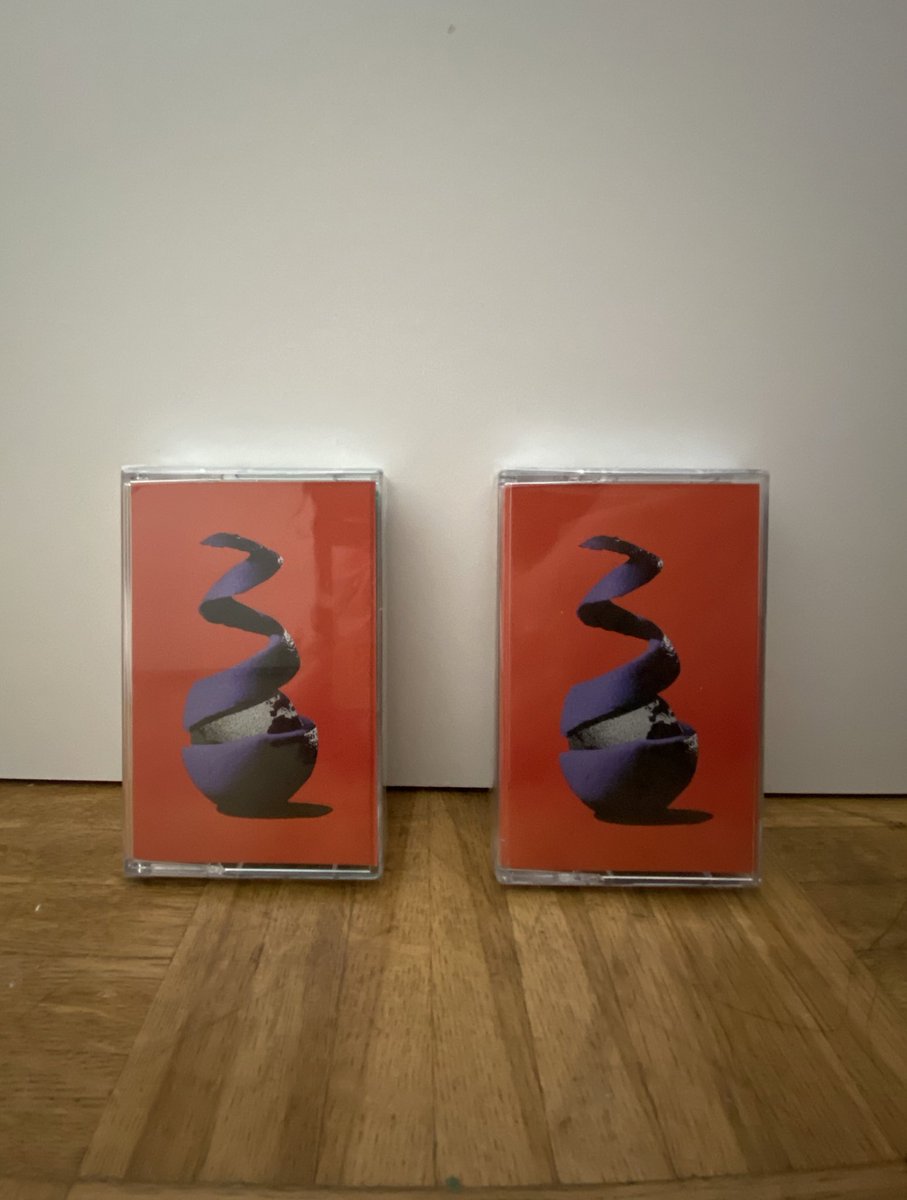 _batterivoltas's tweet image. In honor of the release of “All Distortions Are Intentional” I’m doing a giveaway (europe only)

rt to enter and I will chose 3 random people to each get one of these items

-ADAI cassette in green
-ADAI cassette in blue 
-TPATP vinyl

all items are brand new as well
good luck🍊