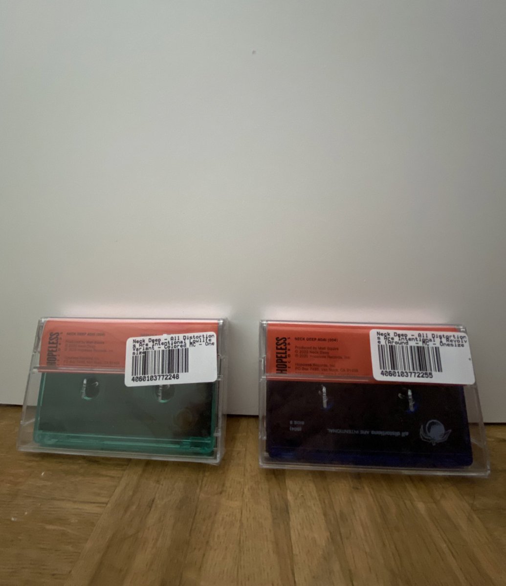 _batterivoltas's tweet image. In honor of the release of “All Distortions Are Intentional” I’m doing a giveaway (europe only)

rt to enter and I will chose 3 random people to each get one of these items

-ADAI cassette in green
-ADAI cassette in blue 
-TPATP vinyl

all items are brand new as well
good luck🍊