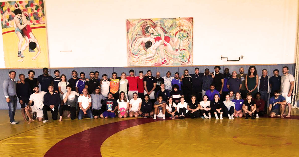 FFLutte's tweet photo. #EDF

Dernière ligne droite pour les équipes de France dans ce stage à Font-Romeu qui prend fin demain ! 💪🤼‍♂️

Alain Bertholom, Max Tudezca et Virginie Thobor sont venus leur rendre visite hier ! 🤝

Toutes les informations 👉 https://t.co/32QZC4uybb https://t.co/7kSJ44LilK