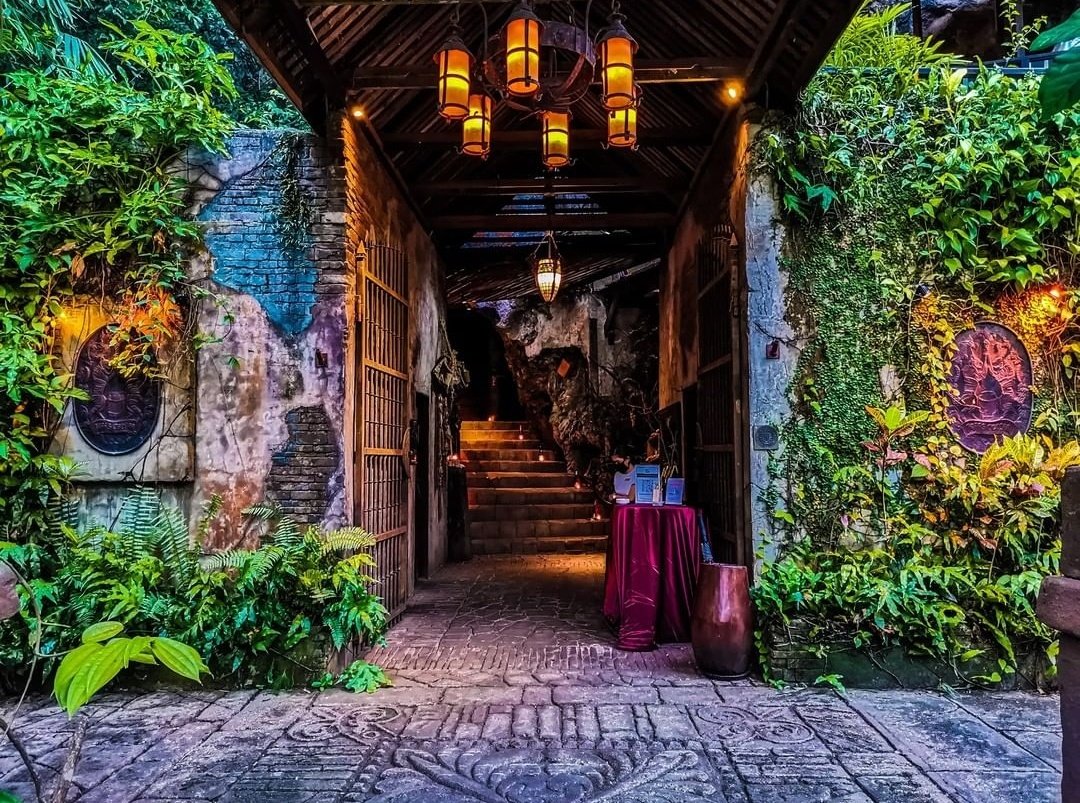 Jomkitamy's tweet photo. [ JomKitaPergi ] - Restoran Dalam Gua Di Ipoh Sesuai Untuk Mereka Yang Mahukan Suasana Makan Yang Romantik!!! 😍 #JomKita
.
Lokasi 📍: Jeff's Cellar, The Banjaran Hotsprings, Ipoh, Perak https://t.co/rRQElxMALF