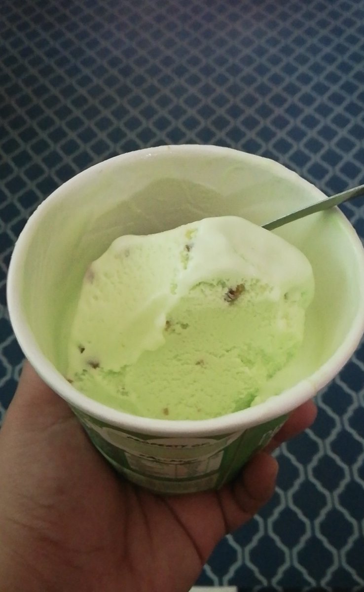 shabalisha's tweet photo. Cravings satisfied.. Mao tambal sa akong stress and anxiety.

#sweettooth https://t.co/zFhKgSBmMh