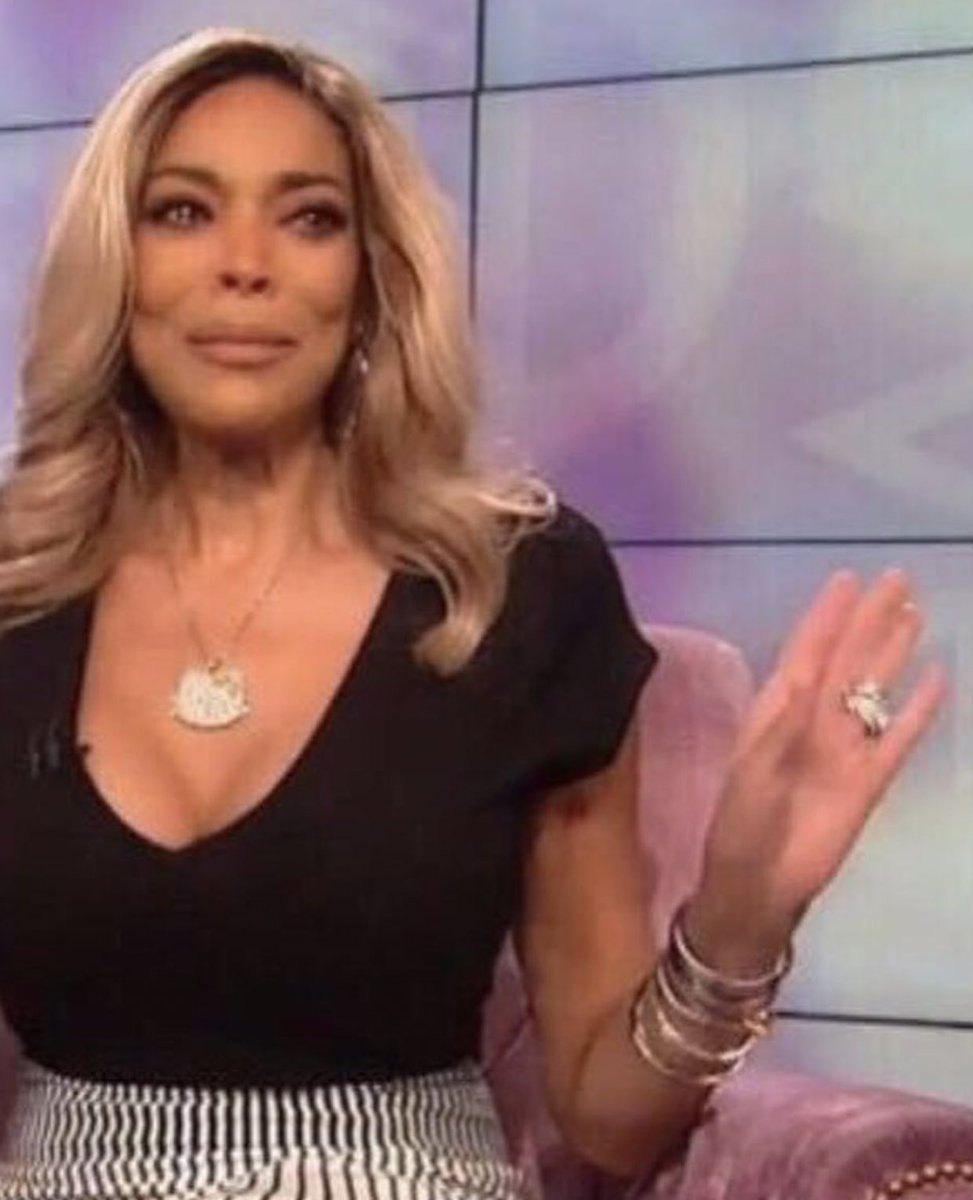 HESOG0LDEN's tweet photo. literally how I’m feeling bc I stayed up for prerecorded interviews 🤡🤡🤡 #10YearsOfOneDirection https://t.co/q2oBsnAKwT