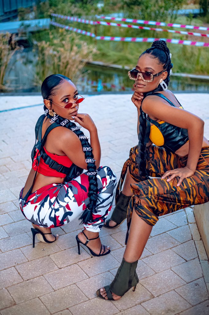 One_Ont_Mo's tweet photo. A youn collabo with the sass 
@obkaymoroka 
📷 @juvie96BW 
Dressed by @OfficialFaddic https://t.co/hsECj7Jk6g