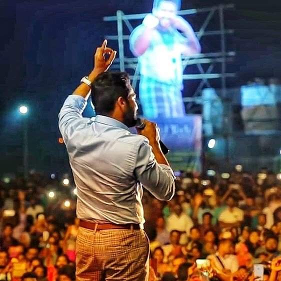 SuriyaFansClub's tweet photo. •Our BOSS ❤️🤩

#HappyBirthdaySuriya

@Suriya_offl #SooraraiPottru https://t.co/WbupQbknYG
