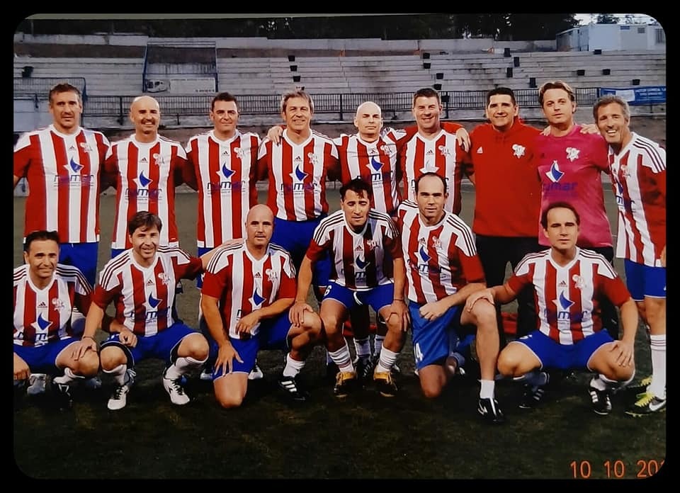 adriantapia_o2's tweet photo. Un enorme orgullo haber vestido la camiseta del @CDCMOSCARDO_com. Hoy, en su 75 Aniversario, un placer haber aprendido tanto al lado de personas y jugadores increíbles. 
•
•
#APorLos100 #CDCMoscardo #Usera #Moscardó #ClubMítico https://t.co/slcmqRSeoJ