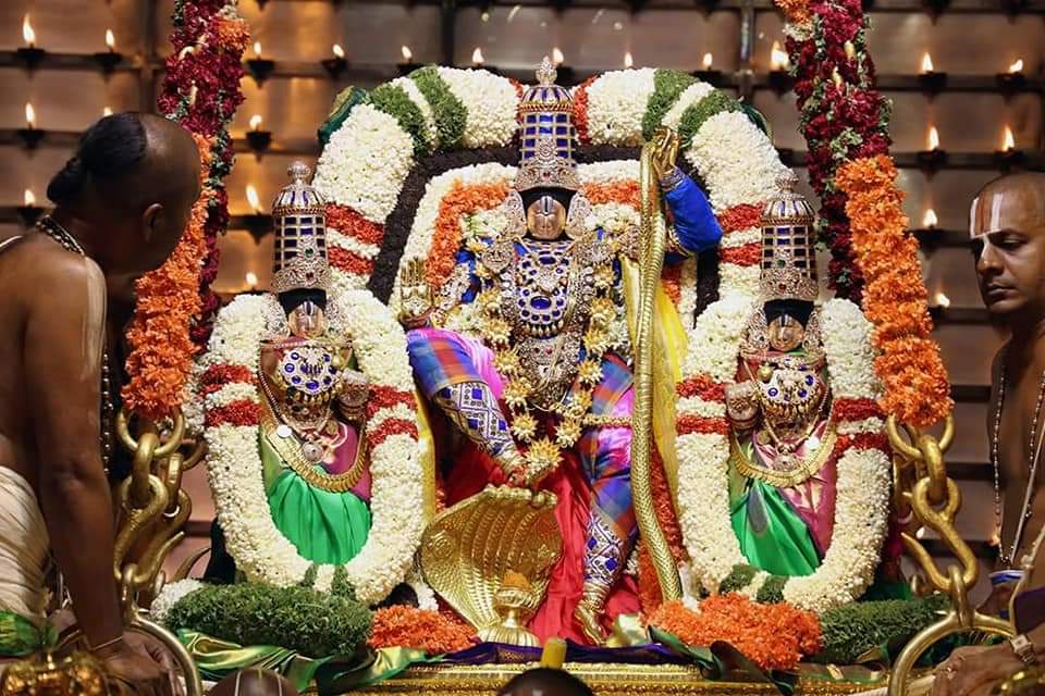TirumalaDiaries's tweet photo. #throughback #Tirumala https://t.co/ZcRPEQwUWQ