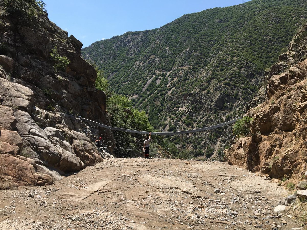 geobrugg's tweet photo. Congratulations to the great @artusa
.com.tr team! They installed the #Geobrugg VX160-H6 #DebrisFlowProtection at the right time. In the northeast of Turkey it protects a hydroelectric power plant from #DebrisFlows. #MudslideBarrier #FloodPrevention https://t.co/IoPX62QjGw