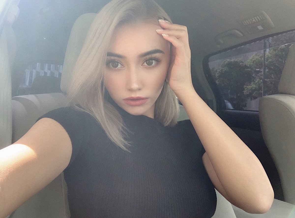 Nina tweet media
