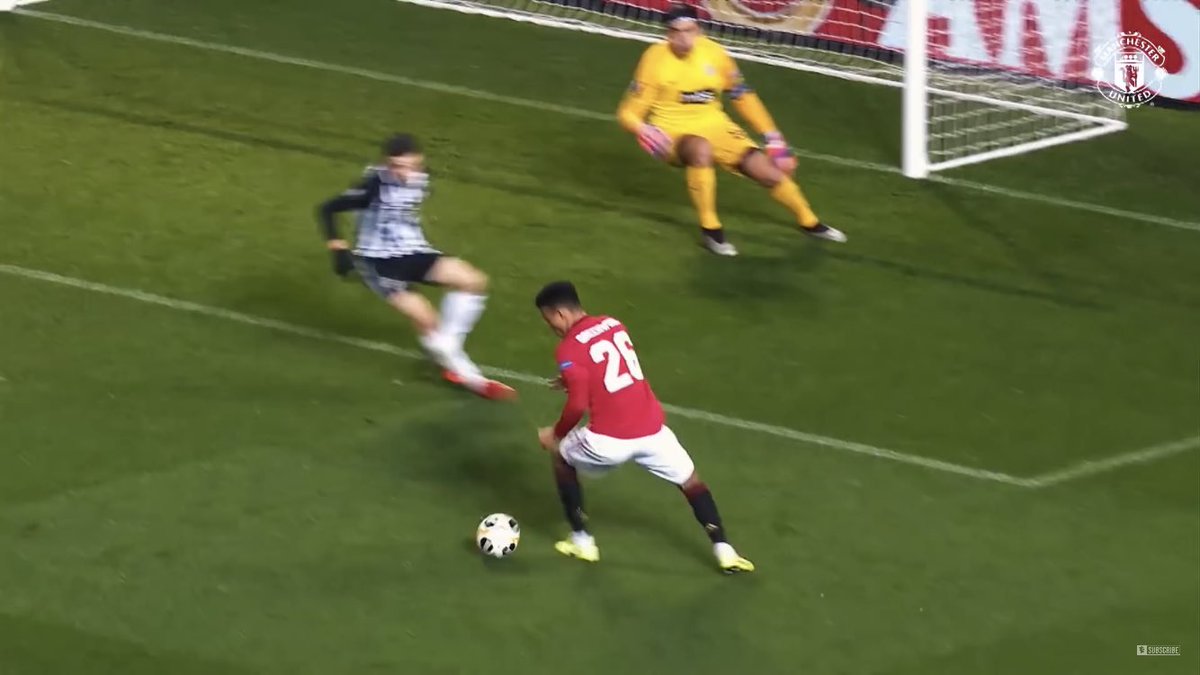 We can also see it in action versus Partizan. Due to the poor defensive situation, the defenders and the keeper are already off balance. The extra touch allows Greenwood to make up his mind to shoot back across the goal as both defender and keeper are fully committed.