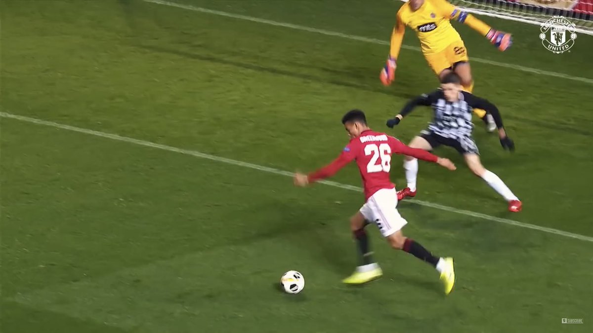We can also see it in action versus Partizan. Due to the poor defensive situation, the defenders and the keeper are already off balance. The extra touch allows Greenwood to make up his mind to shoot back across the goal as both defender and keeper are fully committed.