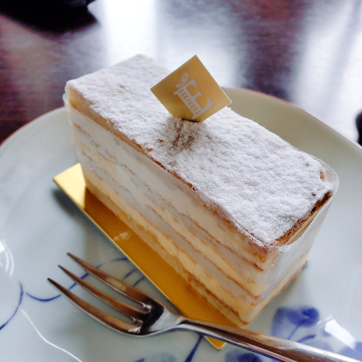 Mariko Bunzo على تويتر エシレのケーキ試食 ミゼラブル ミルフォイユ シャポー やっぱりガトーエシレナチュールは買えないのでした もう15年くらいケーキ要らないですオイラは