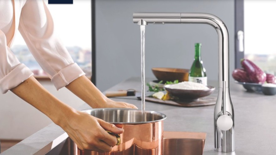 #Hygiene has become an omnipresent topic due to the current #pandemic. Learn how #touchfree #fittings help to raise the #kitchen hygiene standard on our #blog: bit.ly/3eTKxw3

Credit: <a href="/grohe/">GROHE</a>