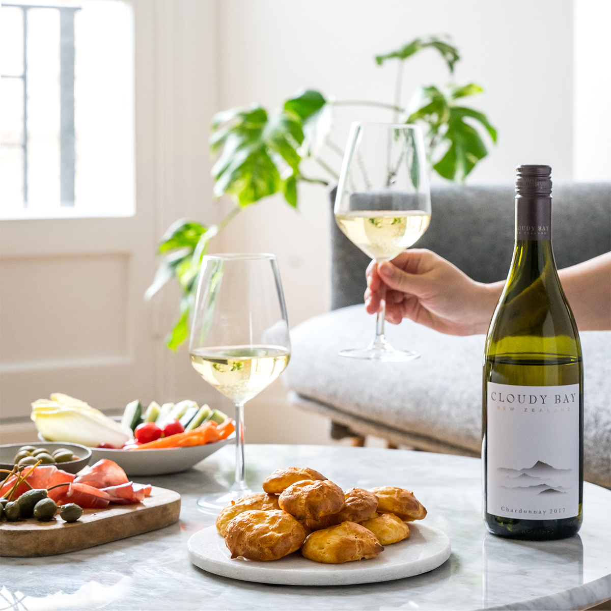 Clos19 on X: Food and travel photographer Joann Pai from @sliceofpai found  a great way to enjoy a glass of Cloudy Bay Chardonnay: pairing it with  cheese gougères. Discover the recipe:  . .