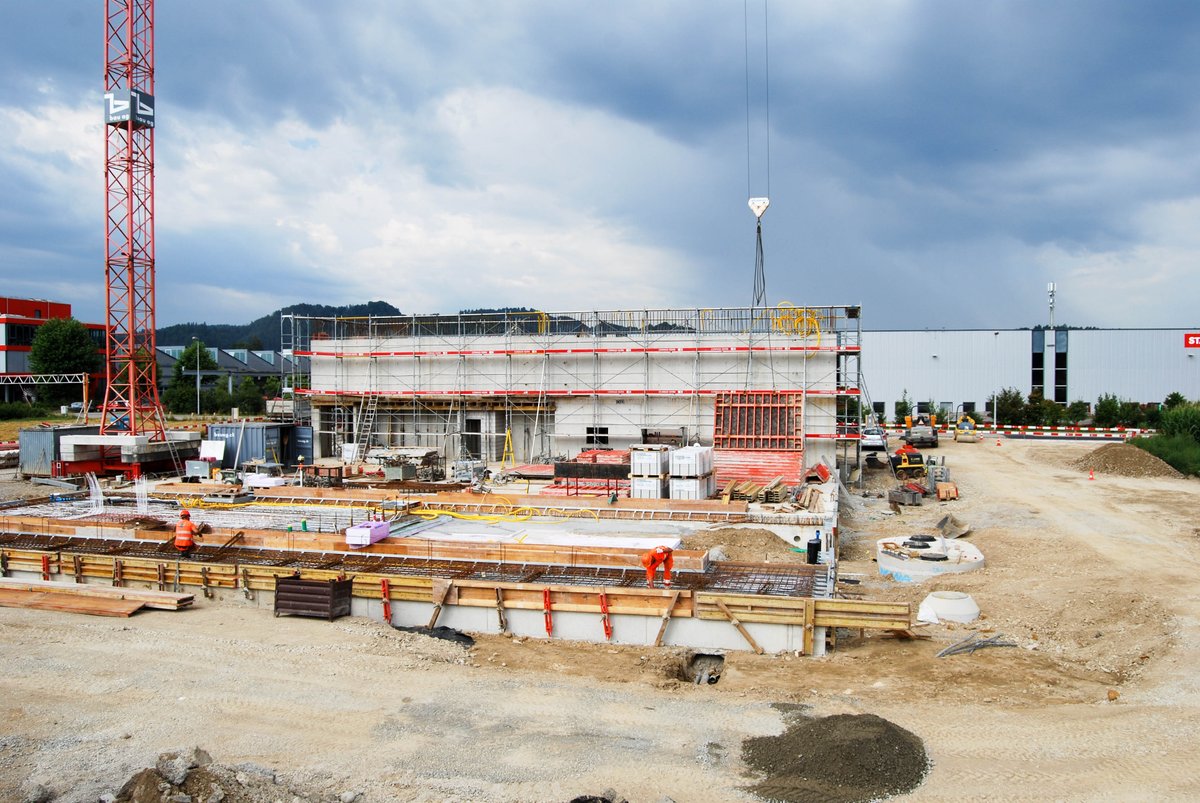 Unser neues Betriebsgebäude wächst langsam und stetig in den Himmel. 
facebook.com/www.martireide…
.
#VolvoTrucks #VolvoTrucksCH #Iveco #IvecoDaily #BauAGLuzern #BauAGReiden #meierjaeggi #Reiden #Tagmar #Werkstattneubau #Betriebsgebaeude #bauen #martireiden