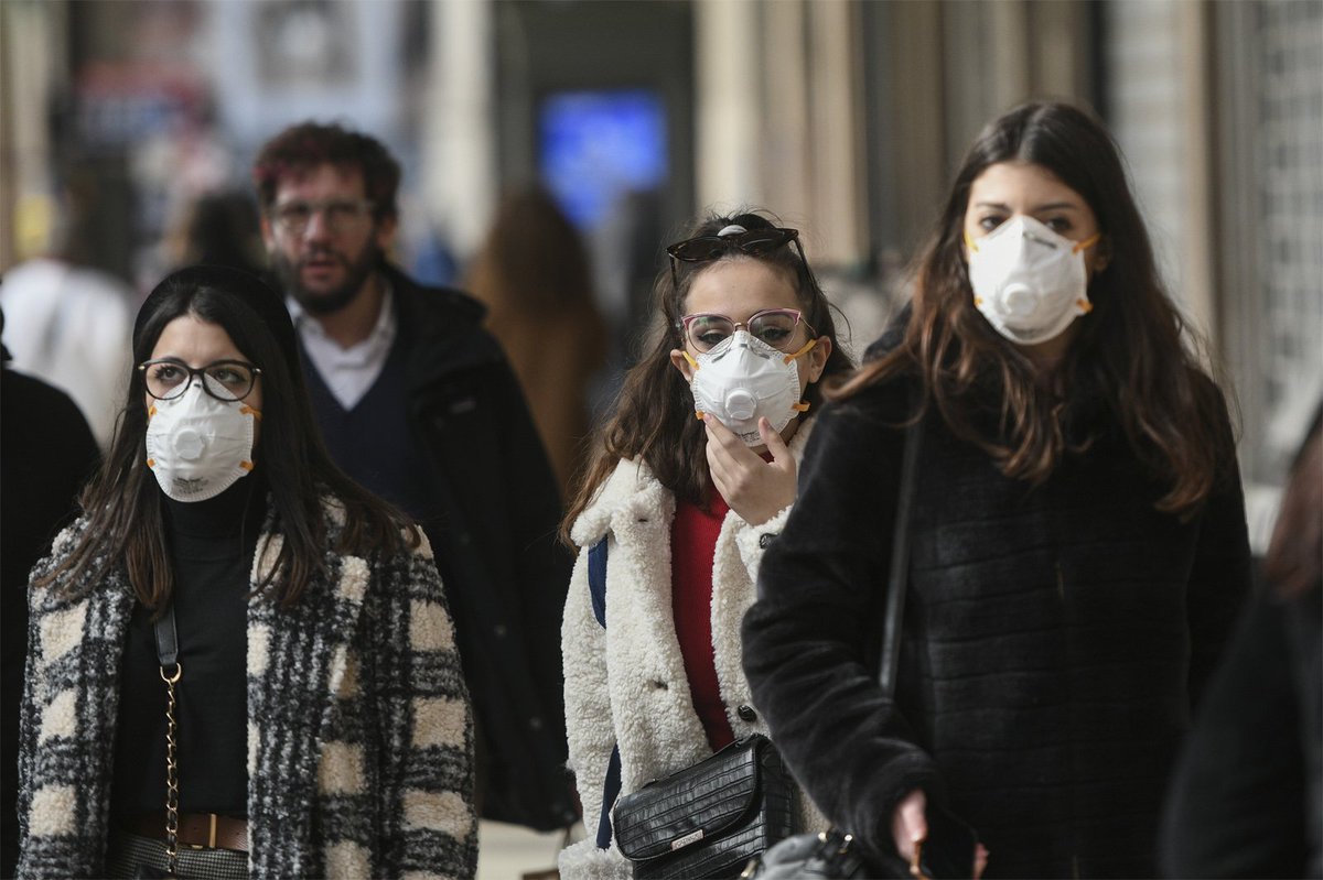 The below two pictures perfectly depicts that nothing has changed much since ages. The Spanish flu created havoc worldwide more than a century ago in the year 1918. Covid 19 on the other hand is unleashing it's wrath since Dec 2019 and has claimed many lives till now. (1/n)