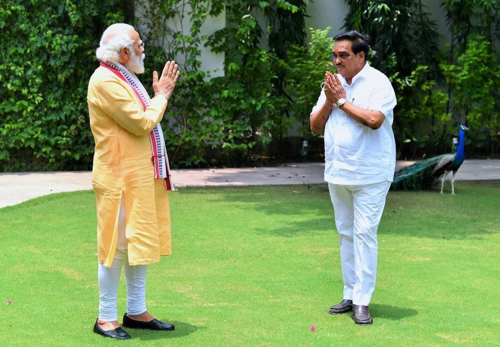 prabhunvasava's tweet photo. ભારતીય જનતા પાર્ટી ગુજરાત પ્રદેશના નવનિયુક્ત અધ્યક્ષ શ્રી @CRPaatil સાહેબએ આજે દિલ્હી મુકામે આધુનિક ભારતના સ્વપ્નદ્રષ્ટા આદરણીય વડાપ્રધાન શ્રી @narendramodi સાહેબ સાથે સ���નેહસભર મુલાકાત કરી આશીર્વાદ મેળવ્યા. https://t.co/t15M6J1adq
