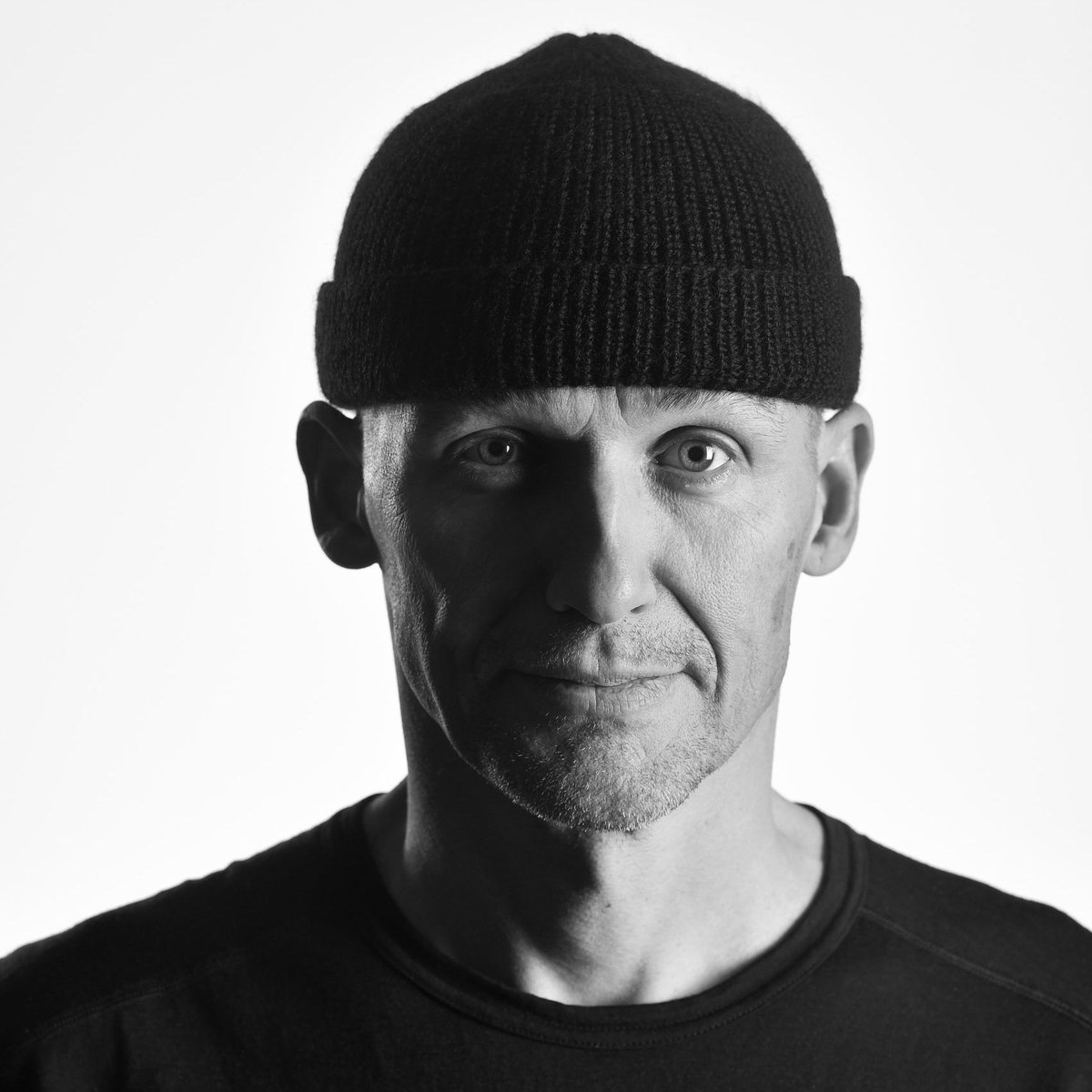 litmonat's tweet photo. Ein letztes «Nieder mit lange lebe...» von Jens Nielsen. Diesmal widmet er sich dem Thema Abgang. Passender könnte es nicht sein. https://t.co/pAmzh4xrX0 https://t.co/Lugtao9uuU