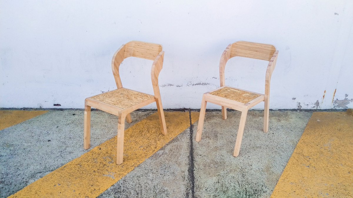 FabLab_Toulouse's tweet photo. Les plans de nos meubles seront distribués dans le futur ! Le design évolue au fur et à mesure de la production : comparaison entre la première (à gauche) et la 40ème (à droite), les pièces évoluent pour faciliter l'assemblage.

#maker #fablab #workinprogress #productionlocale https://t.co/sZUhwbpjXq
