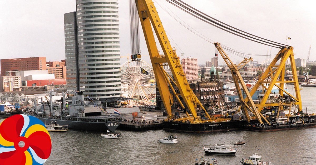 #TBT Wie herkent de schepen aan de Wilhelminapier?
Het is een foto van de #Wereldhavendagen uit 2001!
Heb jij zelf ook nog bijzondere foto's in jouw archief?!
Speur deze eens op en doe mee aan de foto-winactie.
Meer info: wereldhavendagen.nl/foto-wedstrijd…
#PortStories