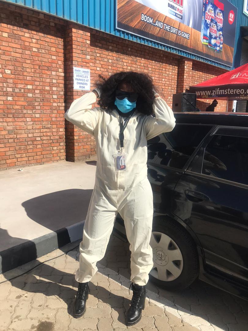 ZiFMStereo's tweet photo. #Xhale
@PatieMusa makes staying safe extra fashionable. We are broadcasting LIVE from the biggest wholesale store in Zimbabwe, @metropeech_zim Seke Road branch grand opening .
Lots of prizes, promotions and specials to enjoy so make sure you're there
#Usasarire & #StaySafe https://t.co/MwkmcGQza4