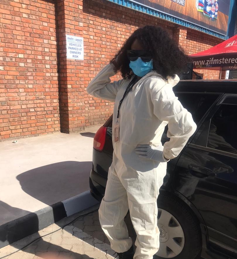 ZiFMStereo's tweet photo. #Xhale
@PatieMusa makes staying safe extra fashionable. We are broadcasting LIVE from the biggest wholesale store in Zimbabwe, @metropeech_zim Seke Road branch grand opening .
Lots of prizes, promotions and specials to enjoy so make sure you're there
#Usasarire & #StaySafe https://t.co/MwkmcGQza4