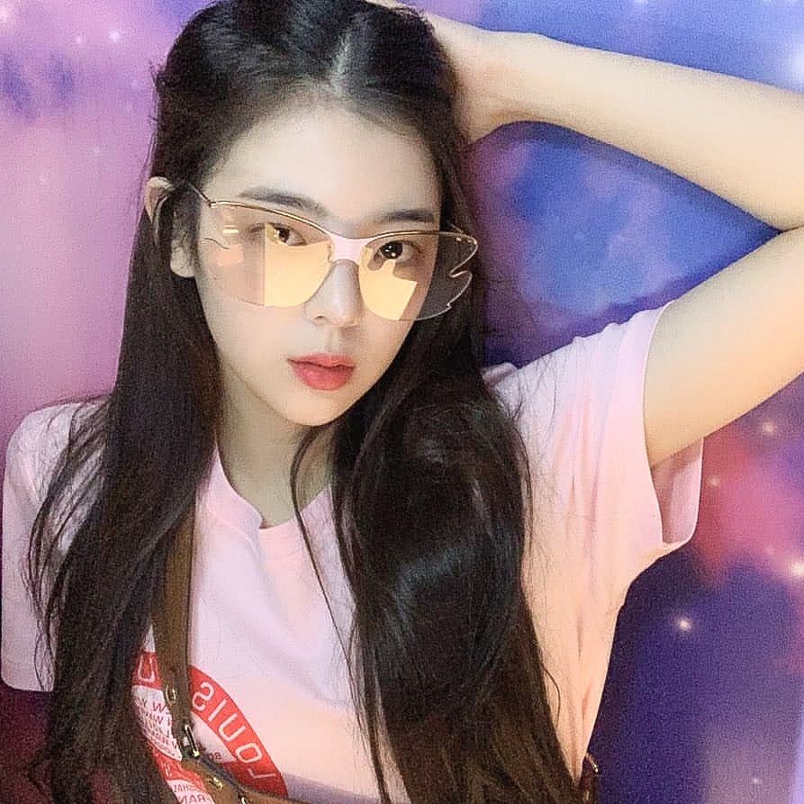 ticklecups's tweet photo. ʚ ITZY's Lia Aesthetic Layouts ɞ
❍︎ FOLLOW me to get more.
❍︎ RT / FAV if you save or use my edits.
#kpoppacks #itzylayout #itzypacks #itzyaesthetic #ChoiJisu #리아 #LIA #liaedit #lialayout #liaaesthetic #liapacks #aestheticpacks #kpoplayouts #itzyedits #aestheticlayouts https://t.co/xNfOaq9bsl