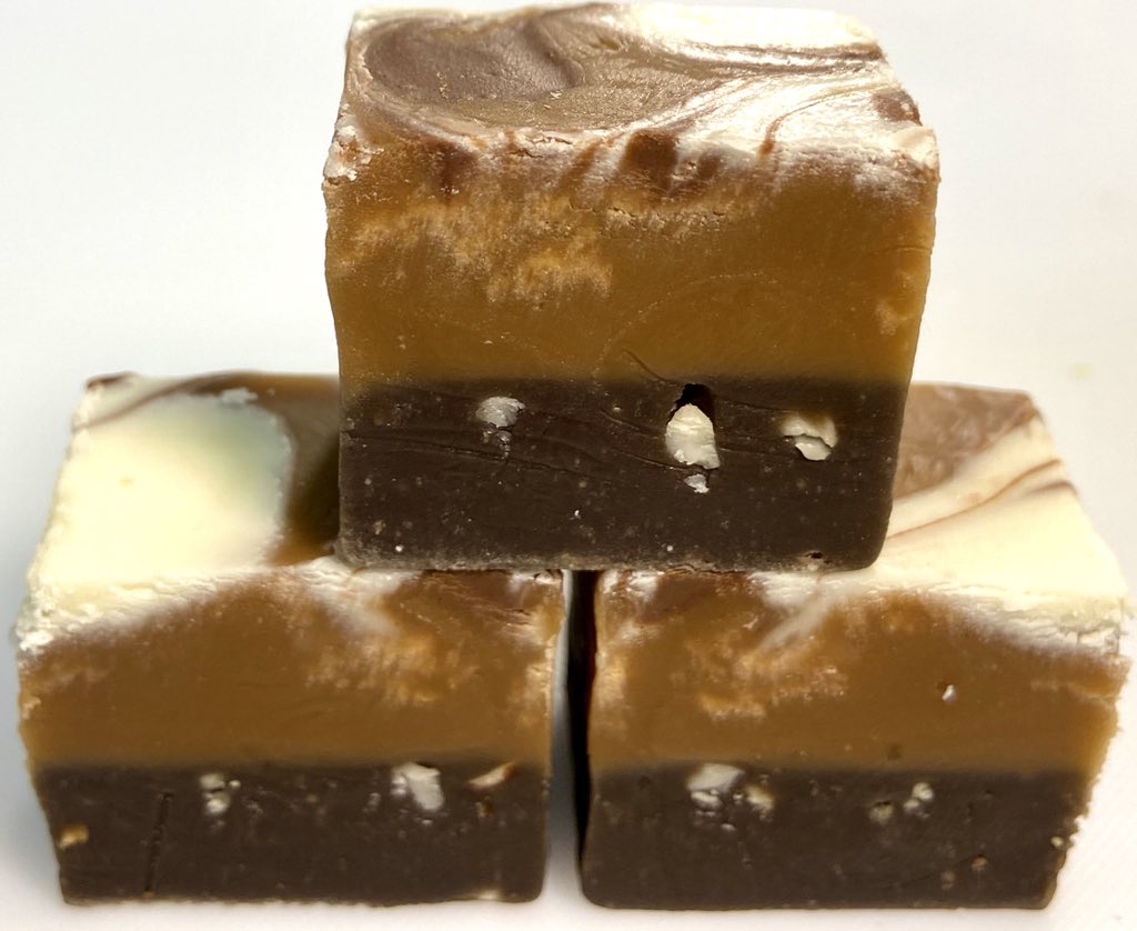 fudge__factory's tweet photo. Indulge yourself in the decadent Ferrero Royale 🥰🥰#fudge #chocolate #hazelnut #fudgebar #fudgecube https://t.co/JYFnhSuElY