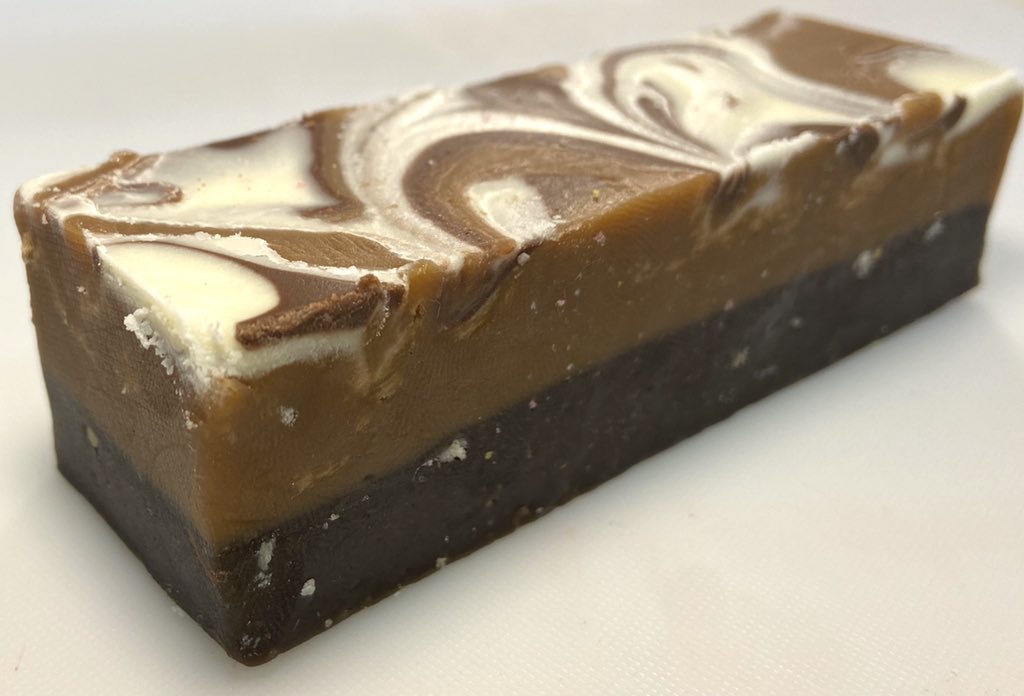 fudge__factory's tweet photo. Indulge yourself in the decadent Ferrero Royale 🥰🥰#fudge #chocolate #hazelnut #fudgebar #fudgecube https://t.co/JYFnhSuElY