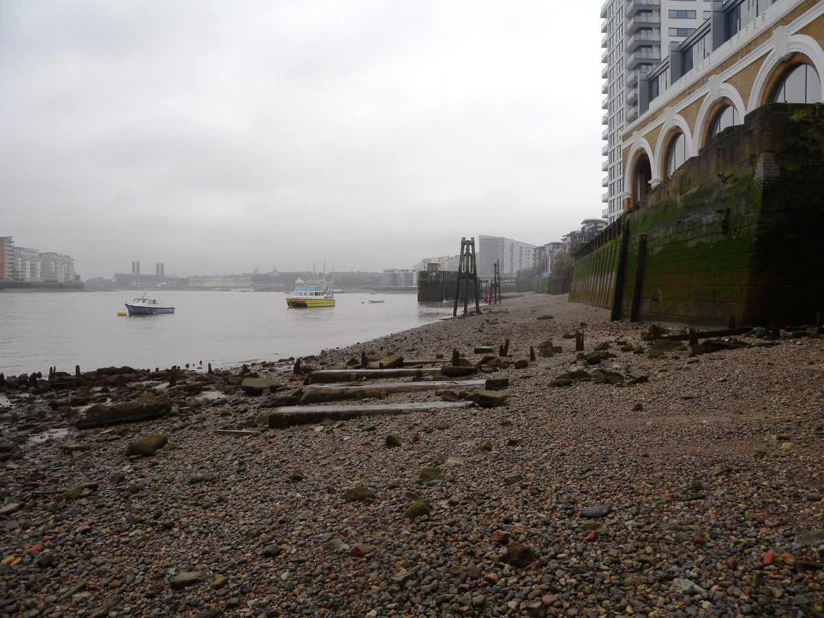 Hi Everyone,  @josh_frost89 here for today’s # #LowTideLockdown exploring the rich and complex maritime history of  #Deptford. We’ll be taking a virtual walk along the foreshore from Watergate Street up to St George’s Stairs.