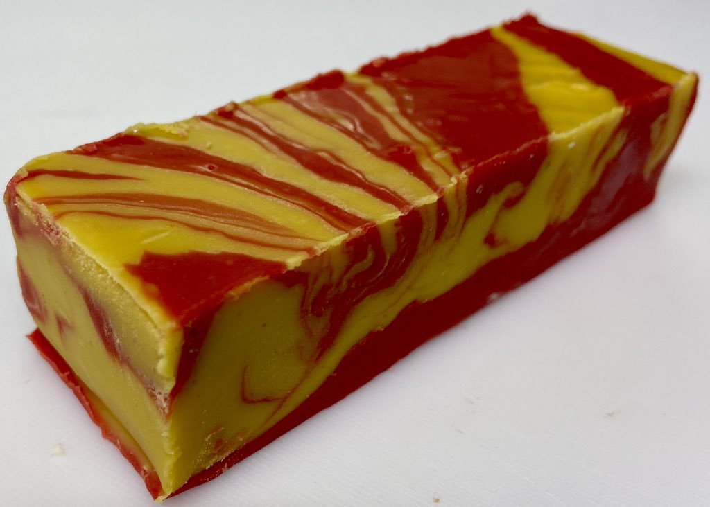 fudge__factory's tweet photo. Oh I do love a Sourz..... Rhubarb & Custard Sourz #fudge #newflavour #SourCandy #fudgebar #fudgecube https://t.co/chjb9yvKC8