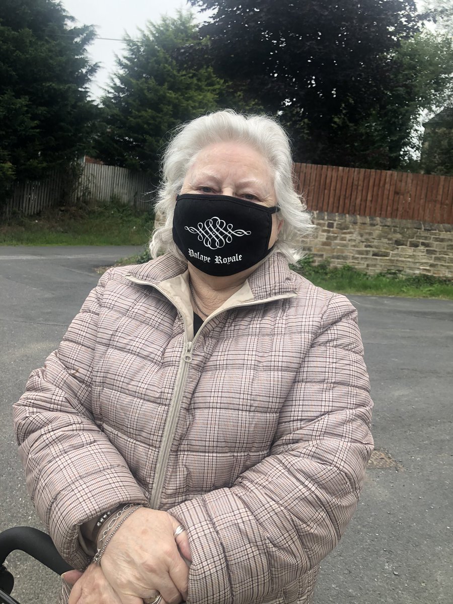SteelFanther17's tweet photo. My Grandma repping @PalayeRoyale  !! 🖤🖤 @SebastianDanzig @EmersonBarrett @RemingtonLeith @atStephanieSays #palayeroyale #mask #fan #sotrc #soldieroftheroyalcouncil #granfan https://t.co/JSgoQtgFbv
