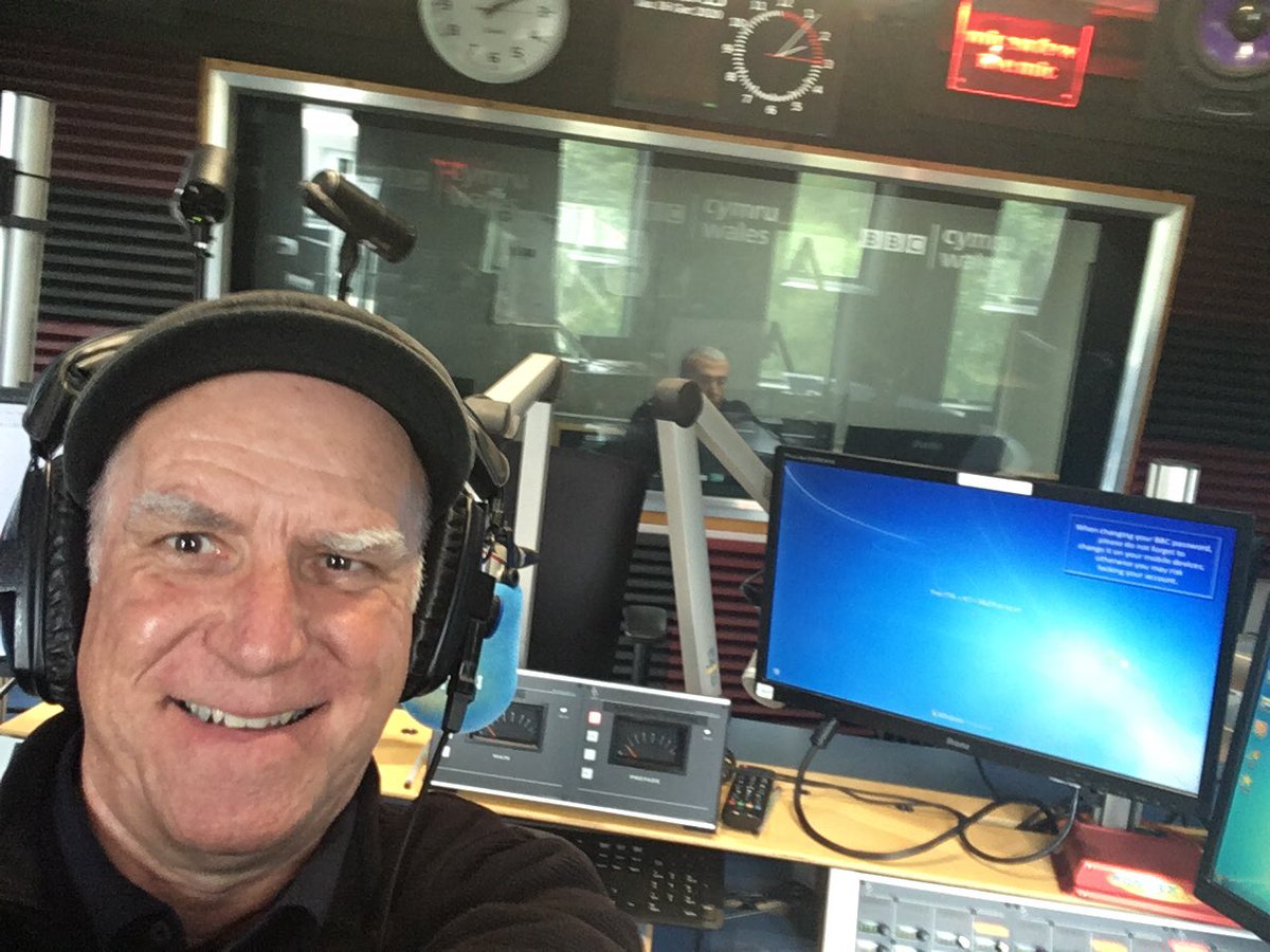 As a general rule on  @BBCRadioCymru new acts and new tracks are played by  @georgiaruth  @LisaGwilym  @huwstephens and as a show we respect that the first plays are played by one of those show. But occasionally in old school John Peel we might decide to 'champion' a band,