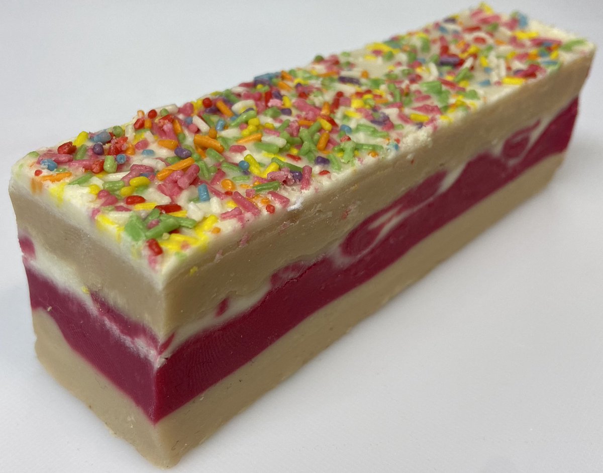 fudge__factory's tweet photo. Happy Birthday to everyone 🎂🥳 Happy Birthday fudge #new #newflavour #fudge #birthday #happybirthday #fudgecube #fudgebar https://t.co/vuk7GfCMCA