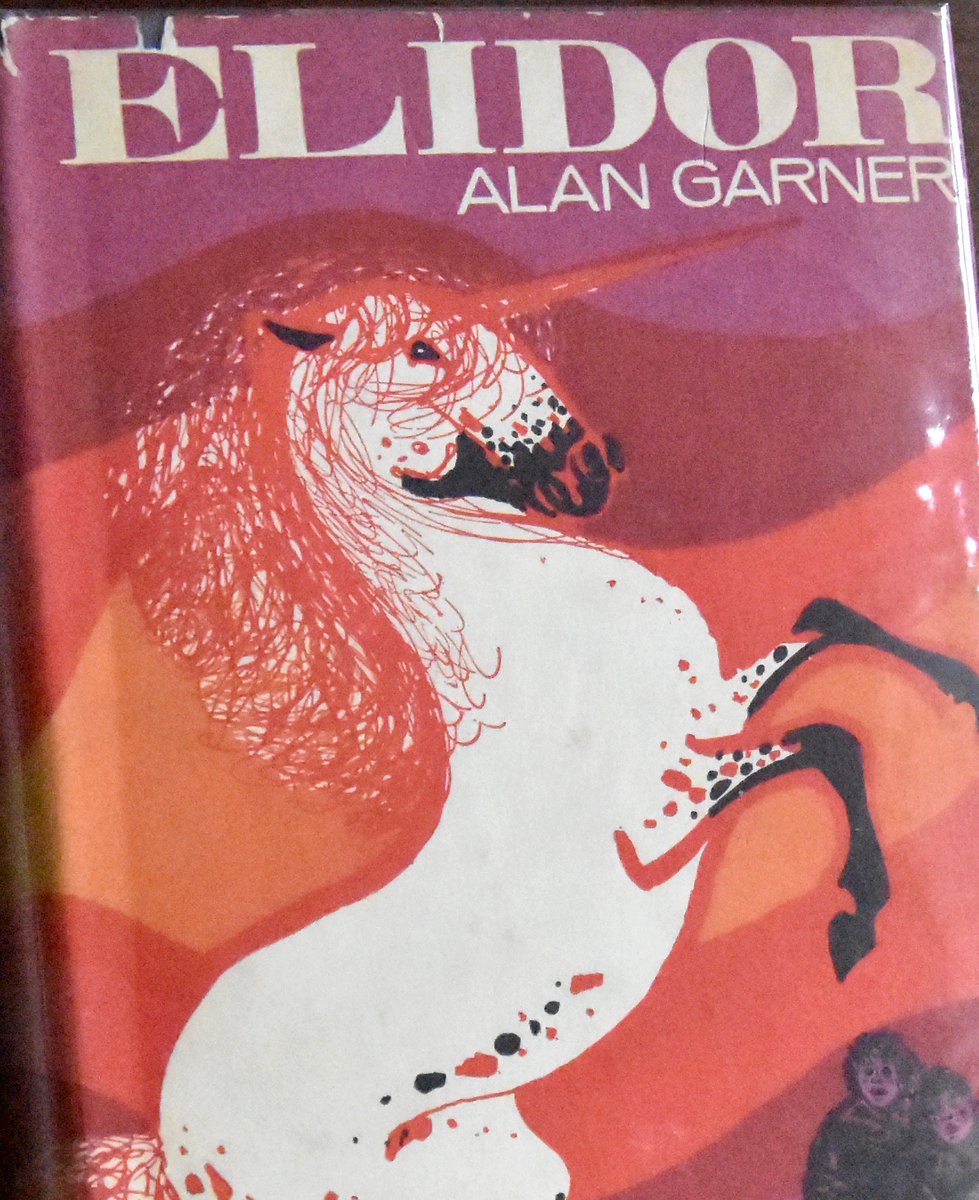 HamestonBooks's tweet photo. Auctioning now with less than 2 hours to go on this first edition #AlanGarner copy of #Elidor... Excellent jacket design too, by #CharlesKeeping...

Click here:
https://t.co/8ggRLnqgm3

#FolkloreThursday https://t.co/uyFISSampd