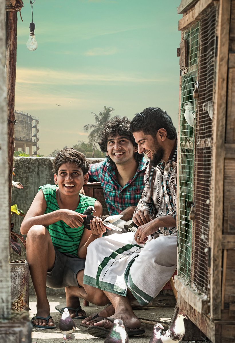 DQFANSWORLD's tweet photo. #Parava is a beautifully narrated story .. directorial debut of @SoubinShahir gone well .. ensemble of a cast @dulQuer, #Shane, #Bhasi n Soubin himself .. but those two boys - #Ichappi n #Haseeb stole the show !! #MalayalamCinema
#HappyBirthdayDULQUER
https://t.co/iOUdpofICN