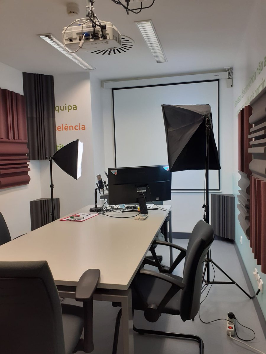 ProductizedConf's tweet photo. Yesterday we were improving our studio. Today at 7pm we have another episode of #GirlsWhoProduct with @Sabrina_Rzepka. Don't miss it, we want to hear your feedback. 🔊
#productmanagement #productdesign #designthinking #userexpe https://t.co/DeSH6IQASm