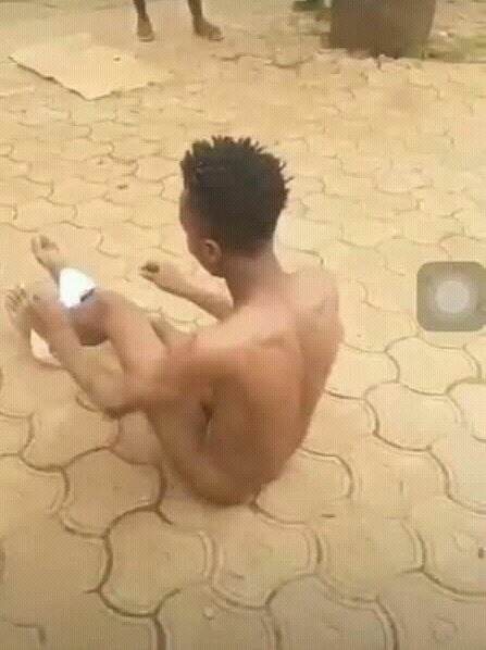 MBlog237's tweet photo. This boy allegedly runs mad in Yaounde after using a magic purse then failed to fulfil it's conditions. 

The 23 years old was living an extravagant lifestyle on instagram. 

#cameroon #story #humaninterest #237vibes #237community
#mbanweiblog https://t.co/wgyf8VJYUx