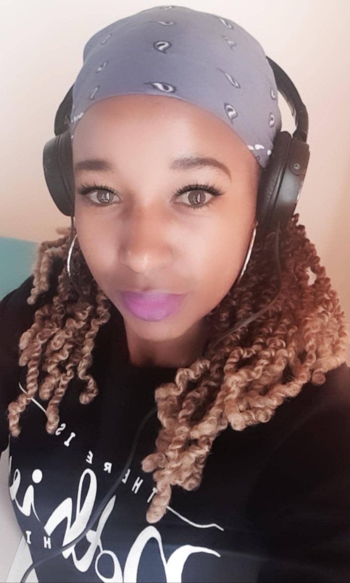 LizLenjo_Kags's tweet photo. Fashion Law webinar loading... #LawyerLife #LawyerGrind #MYIPLegalStudio #FashionLawyerKenya #FashionLawyer #IPLawyerKenya #IPLaw https://t.co/pWd7VoMpXw