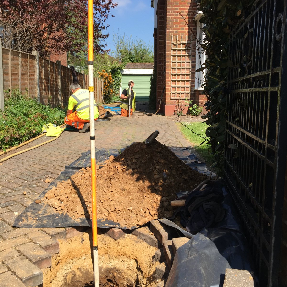 RescueRodGroup's tweet photo. #DorsetCountyWater #PipeMoling #Poole #Bournemouth https://t.co/Z2wA65qFCi