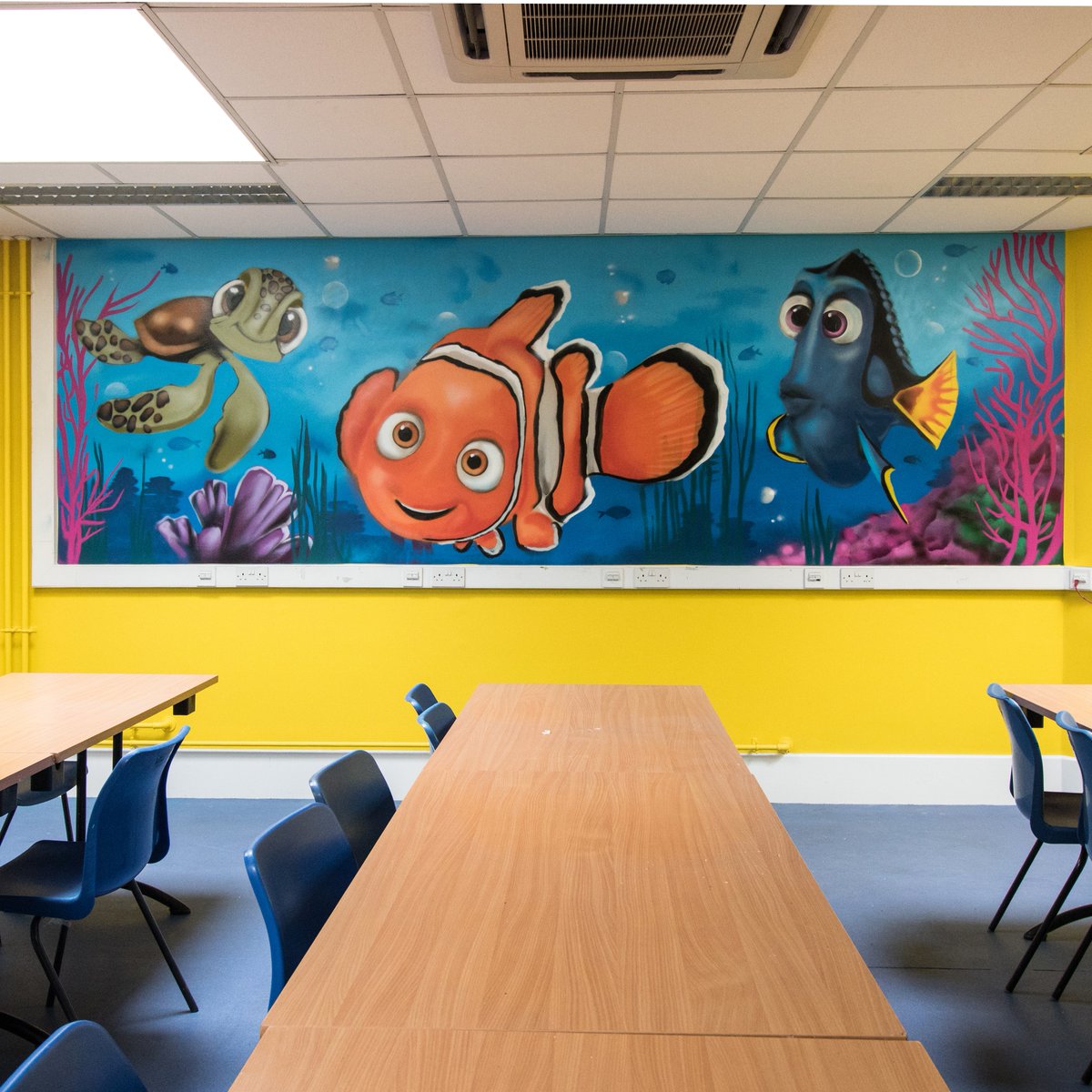 FreshCreativeC0's tweet photo. 🐠🌊 #TBT Throw back thursday when we painted this Finding Nemo graffiti mural for @gowercollegeswansea  Sports Centre Tycoch.

#FreshCreativeCo #Swansea #Abertware #StreetArt #SprayPaint #Graffiti #Freehand #SwanseaGraffiti  #mural #instagraffiti #urbanwalls #graffitiporn https://t.co/KC35zSNi3b