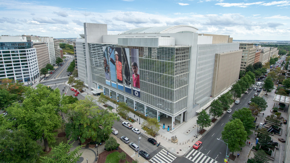 The Canada-Colombia trade treaty includes provisions to facilitate transparency & public participation. But at the January 2020 Eco Oro  #ISDS hearing at the World Bank in Washington DC, the publicity requirement was met by broadcasting the proceedings into a separate room. 13/