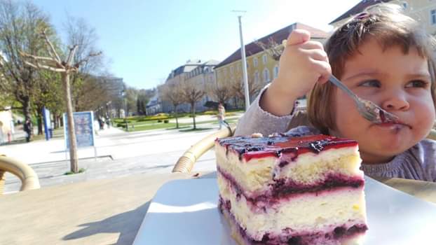 simonakuzner1's tweet photo. #caffemagnolijarogatec 
       #rogatec
                 #rogaškaslatina https://t.co/noeEJwsMYm
