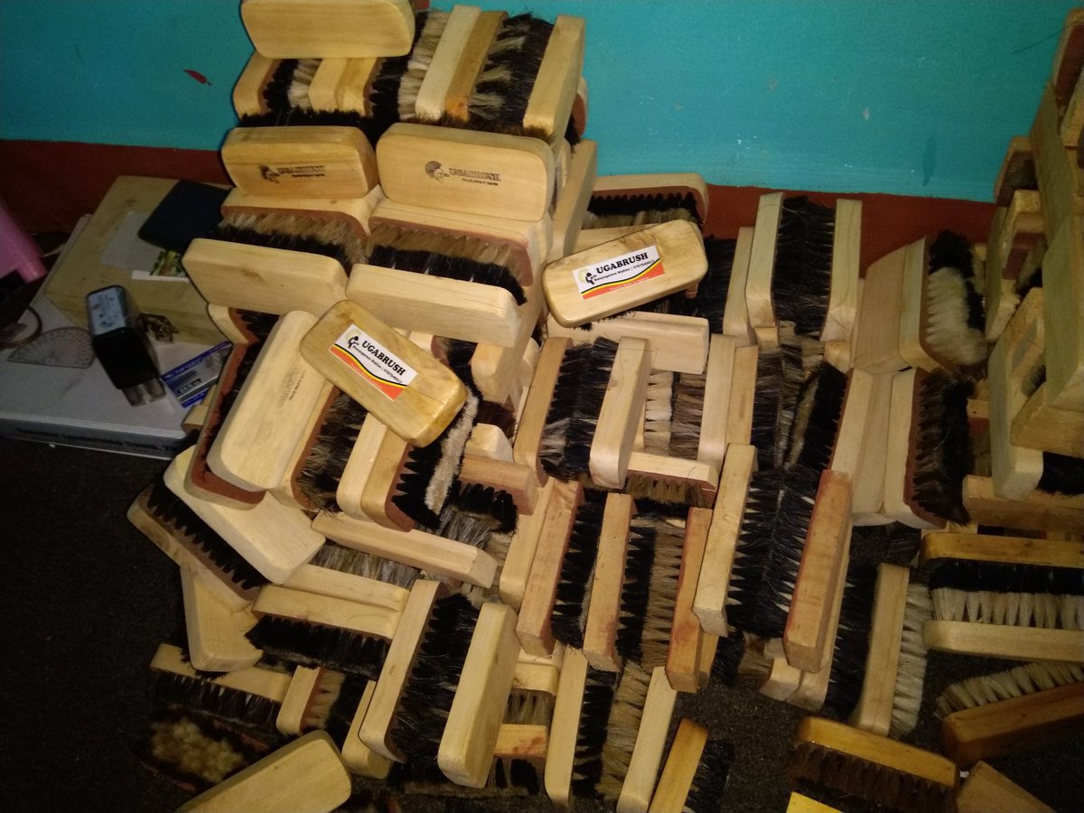 Ugabrush's tweet photo. We are #Ugabrush
We support young people to start their own businesses in Uganda -  through contracting them to craft brushes from cowhair, old car tyres and wood cutoffs.
We shall be Uganda's household name by 2022.
@MCFMakerere
@MastercardFdn
@PSF_Uganda
#YoungAfricaWorks https://t.co/v01qB8dEAx