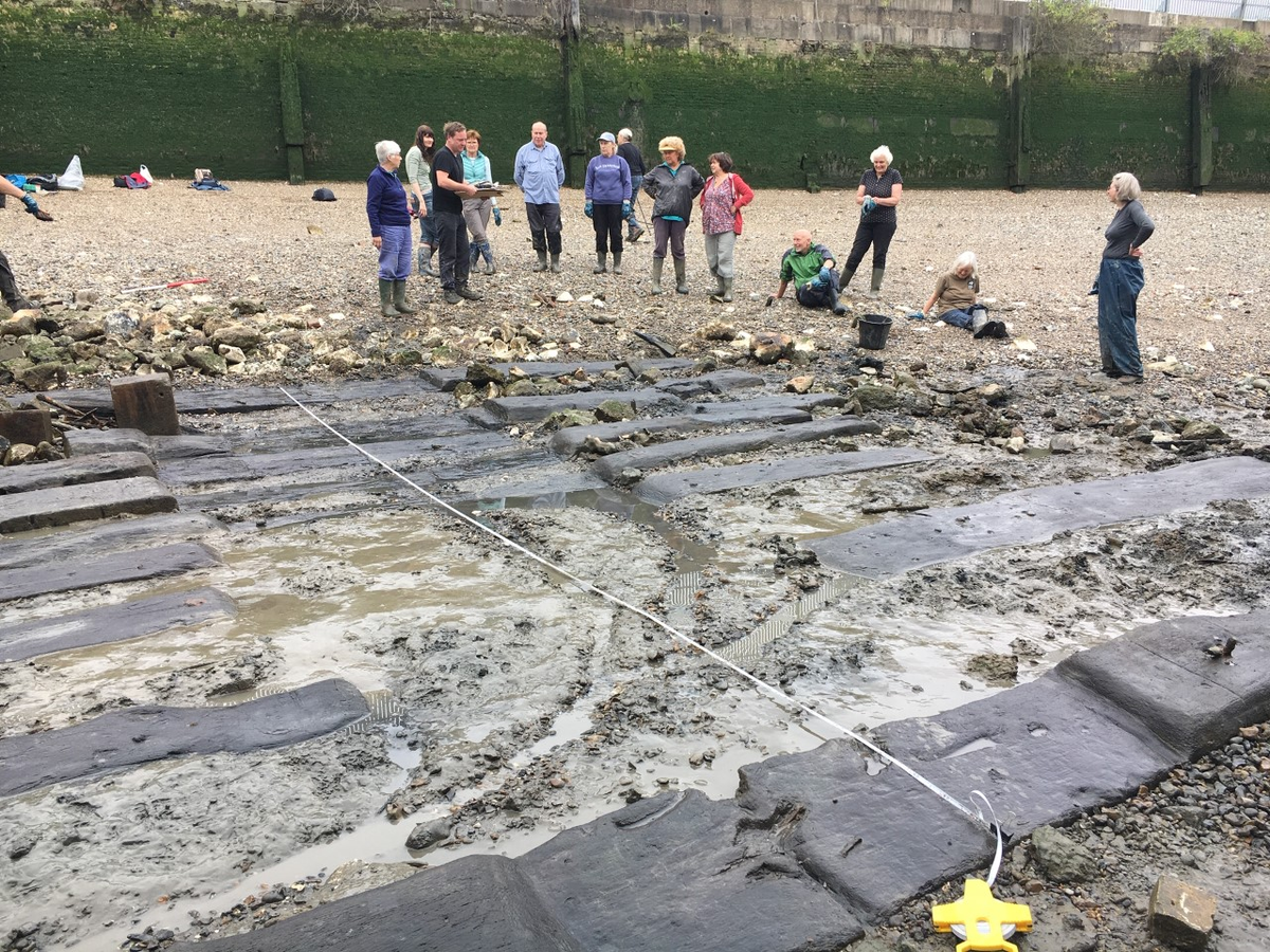 The most notable foreshore features on this stretch of foreshore are the remains of two timber slipways, down which the yard launched its ships. Fieldwork by the  #FROG have shown these to be made of reused ship’s timbers.  #LockdownLowTide