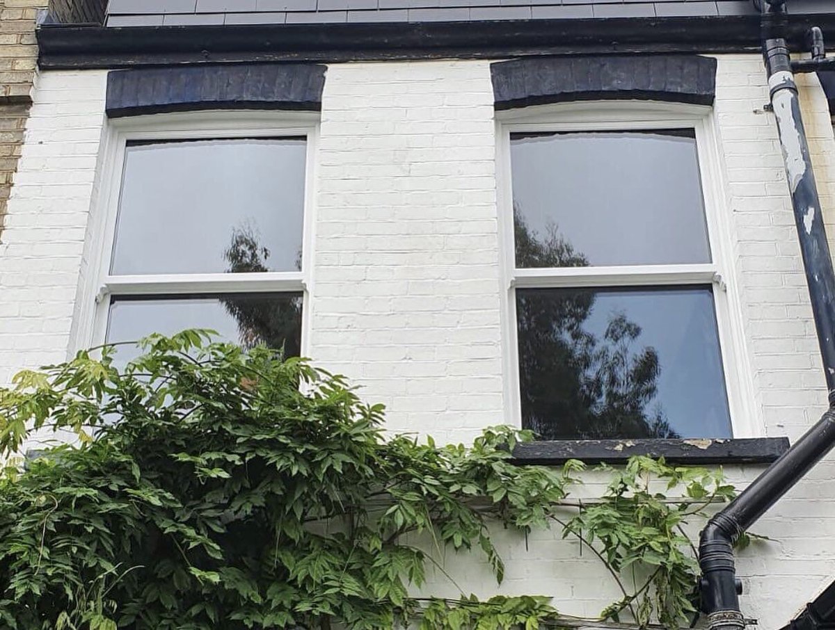 UFitSashWindows's tweet photo. 2 #uPVCSashWindows fitted in chingford by one of our teams. Old #casementwindows out and our beautiful trademark #SashWindows in!🌟 Upgrade your home today for unbeatable prices! #windows #sash #boxsash #sashwindowslondon #renovation #selfbuild #newbuild #newwindows #chingford https://t.co/vwJk8t9qhh