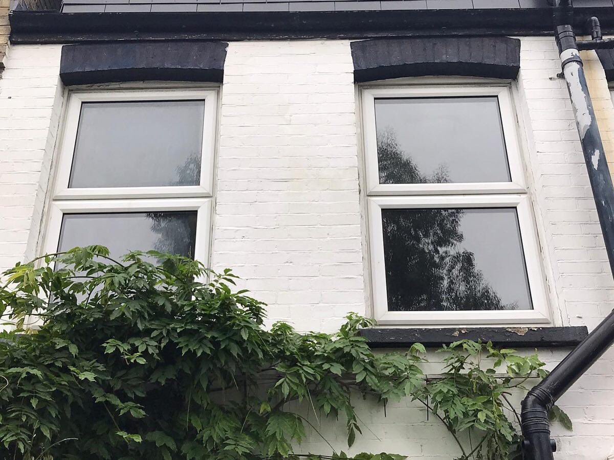 UFitSashWindows's tweet photo. 2 #uPVCSashWindows fitted in chingford by one of our teams. Old #casementwindows out and our beautiful trademark #SashWindows in!🌟 Upgrade your home today for unbeatable prices! #windows #sash #boxsash #sashwindowslondon #renovation #selfbuild #newbuild #newwindows #chingford https://t.co/vwJk8t9qhh