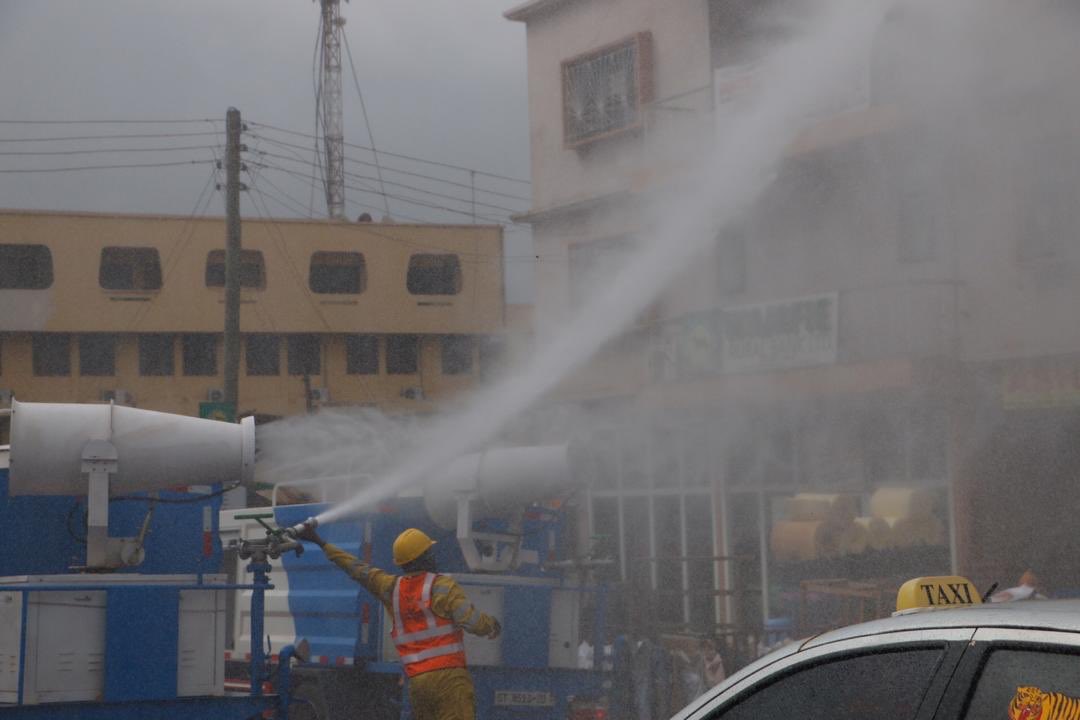 ZoomlionLtd's tweet photo. Mass disinfection of markets and lorry stations has began in the Ahafo Region. #ZoomlionDisinfects https://t.co/fnActLt4Yf