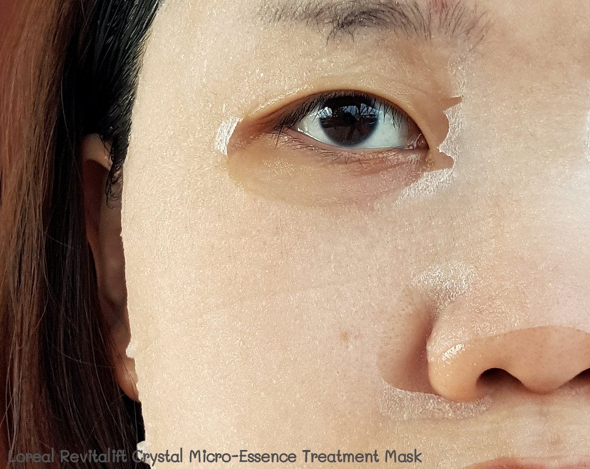 lonelycindie's tweet photo. งานผิวละเอียด L'oreal Crystal Micro Essence และ Treatment Mask รู้สึกเลยว่าผิวชุ่มชื้นขึ้นมาก ตัวเอสเซนส์คือซึมไว ในขณะที่มาสก์ชุ่มชื้นนาน มาสก์วันนี้พรุ่งนี้ผิวก็ยังนุ่มฟูอยู่ บำรุงล้ำลึกจริง รูขุมขนแลดูกระชับอย่างเห็นได้ชัด คือผิวดี ผิวเปล่งปลั่งกระจ่างใสอะ #ดีบอกต่อ https://t.co/Fj8TFB7WIb
