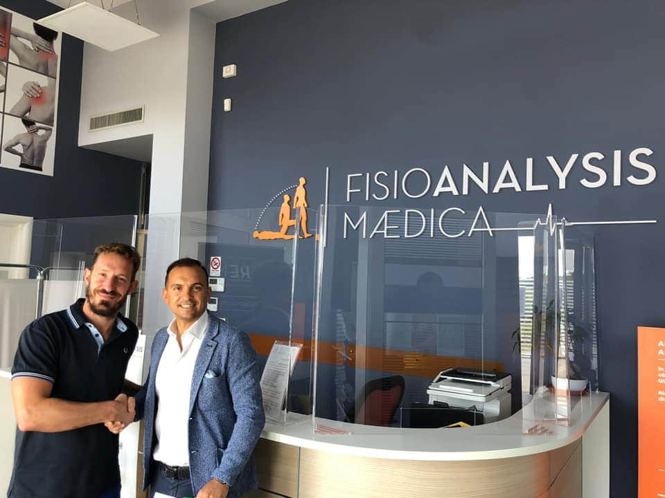 GISPT_gissport's tweet photo. 🛫 È decollato il nuovo progetto
GISPT Experience

✒ Il nostro presidente @fisioplaza1981 e @LuigiDF79 hanno siglato il primo accordo...
🍾 Il primo di una lunga serie 

Scopri di più ⤵️
https://t.co/OPLQ5RpCoj

#GISPT20 https://t.co/o6ay9F2rjV